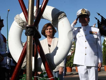 La vicepresidenta del Gobierno, Carmen Calvo, durante la ofrenda floral con motivo del V Centenario de la Vuelta al Mundo.