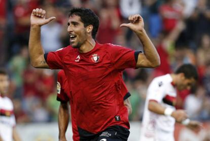 Raúl García celebra un gol en un partido de esta temporada.