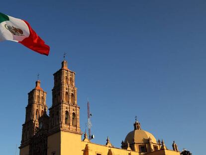 Catedral del municipio de Dolores Hidalgo, en el estado de Guanajuato (México). Dolores Hidalgo, considerada la "cuna" del movimiento insurgente en México.