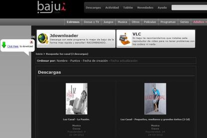 Dos enlaces a la descarga de discos de Luz Casal en la página web 'bajui.com'.