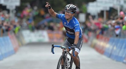 El ciclista colombiano Julian Arredondo, ganador de la etapa.