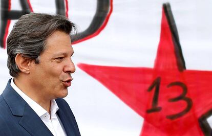 O candidato do PT à Presidência, Fernando Haddad, nesta segunda em Curitiba. 