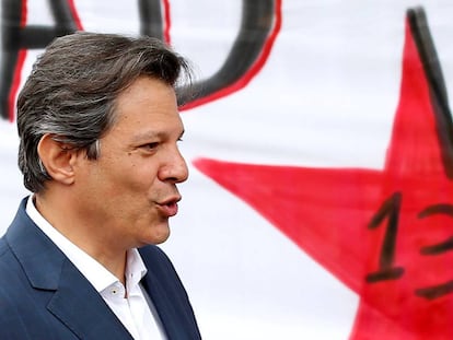 O candidato do PT à Presidência, Fernando Haddad, nesta segunda em Curitiba. 