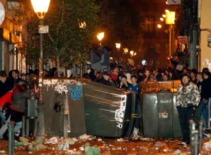 Los jóvenes montan barricadas