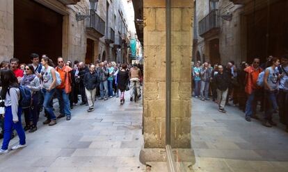 Cola para entrar en el Museo Picasso de Barcelona de la calle Montcada. 