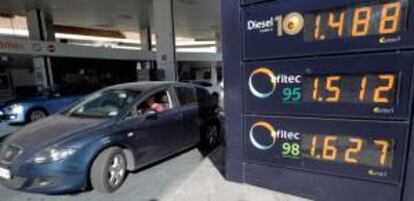 Panel de precios en una gasolinera de Madrid el pasado jueves.