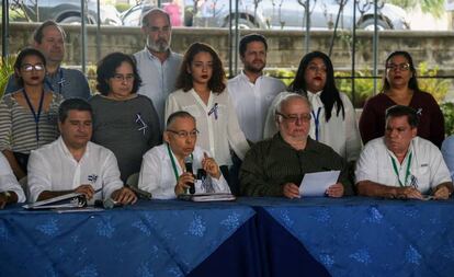 Los integrantes de la opositora Alianza Cívica el pasado viernes al anunciar la suspensión de las negociaciones con el Gobierno de Ortega.