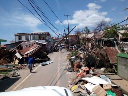 Dominica quedó devastada tras el paso del huracán María.
