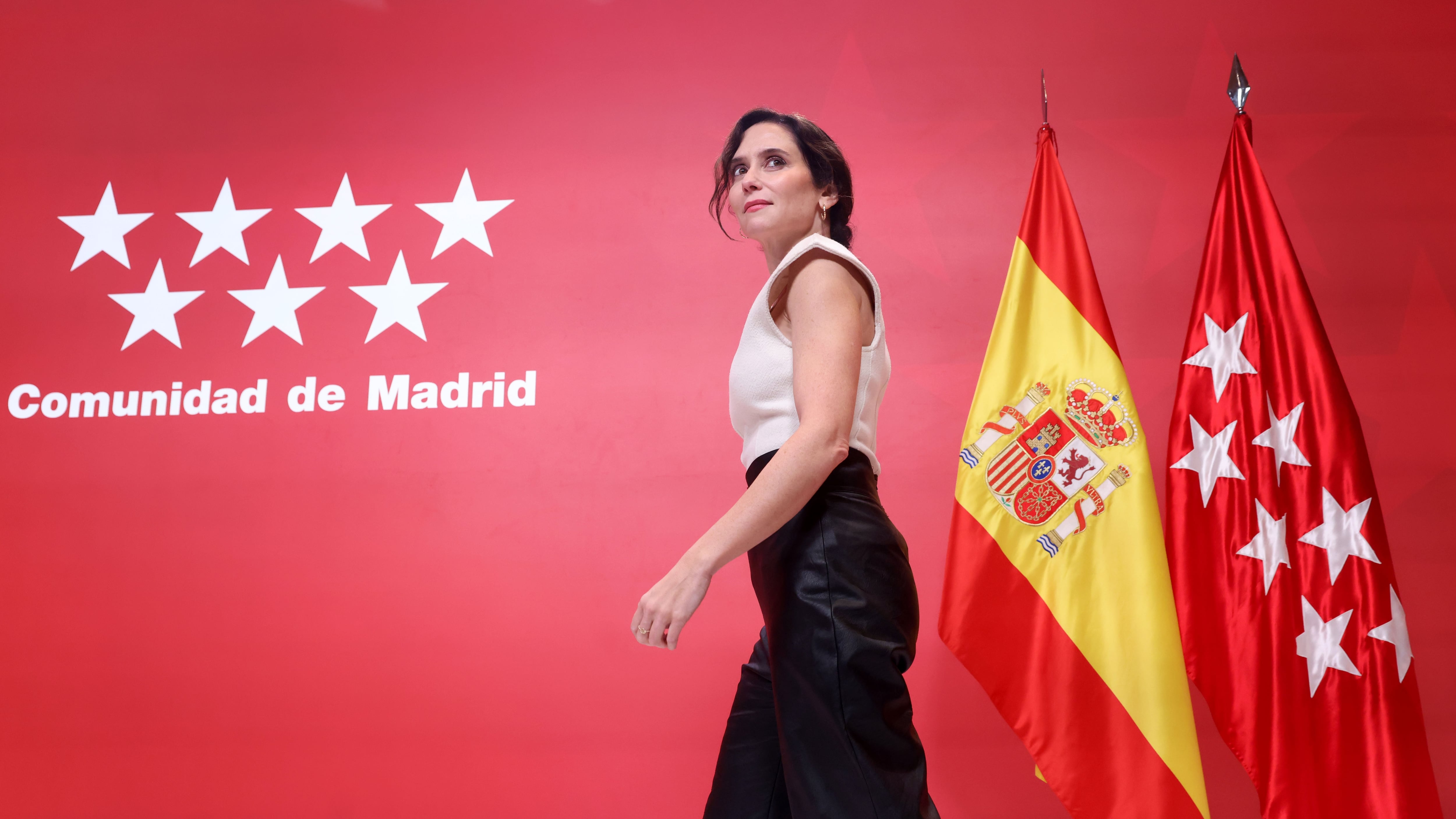 Ayuso gana, el PP recela 