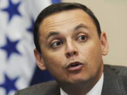Fotografía tomada en agosto de 2010 en la que se registró al viceministro de Comercio de Costa Rica, Fernando Ocampo, quien explicó que entre los temas que quedan pendientes se destacan la parte normativa de acceso a mercados, desarrollo sostenible y compras del sector público. EFE/Archivo