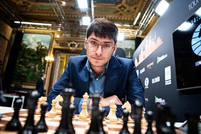 Alireza Firouzja, este jueves, antes de su partida frente a Ian Niepómniashi en el Palacio de Santoña