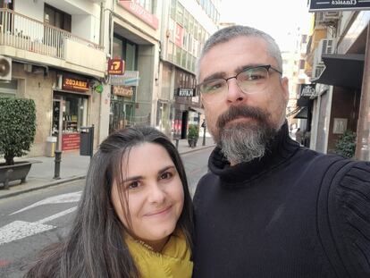 Alicia Velasco y Pablo Gutiérrez del Álamo se mudaron a Alicante en plena pandemia.