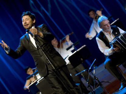 Miguel Poveda y Rodolfo Mederos (derecha), en un concierto en Oslo en 2009.