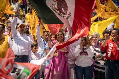 Xóchitl Gálvez recibió la constancia como candidata presidencial de la coalición Frente Amplio por México.