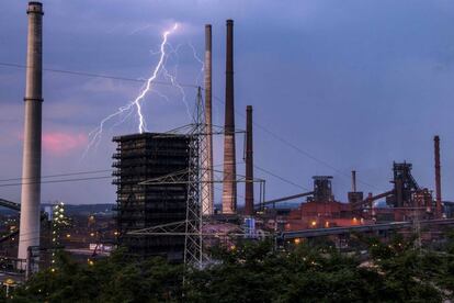 Imagen del conglomerado industrial de ThyssenKrupp en Duisburgo, al oeste de Alemania.