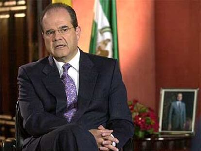 Manuel Chaves, durante su mensaje de fin de año.