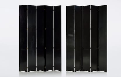 Dos paneles lacados en negro procedentes del apartamento parisiense de Eileen Gray, subastados en noviembre en Sotheby's.