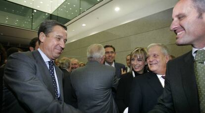 Los ex presidentes de la Generalitat Valenciana Eduardo Zaplana y Francisco Camps, en 2011