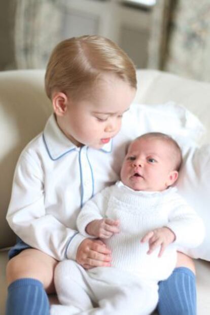 Carlota y su hermano Jorge.