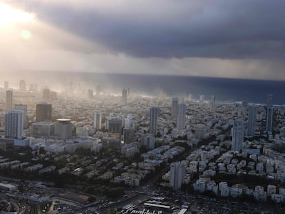 Vista de la ciudad israelí de Tel Aviv, clasificada como la ciudad más cara del mundo por Economist Intelligence Unit.