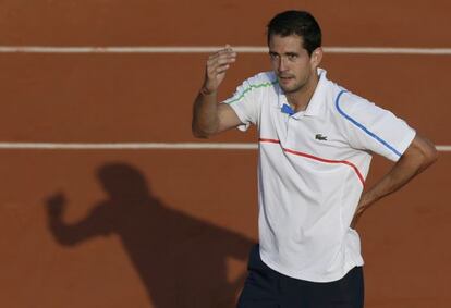 García-López celebra su victoria con un gesto torero. 