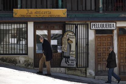 Tienda de dulces artesanos en una de las calles de Chinchón.