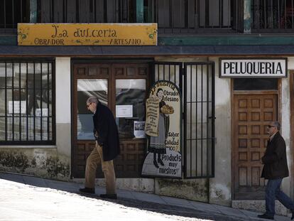 Tienda de dulces artesanos en una de las calles de Chinchón.