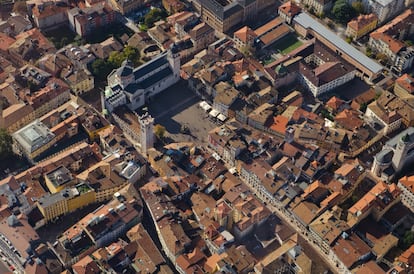 Vista aérea de la ciudad italiana de Trento.