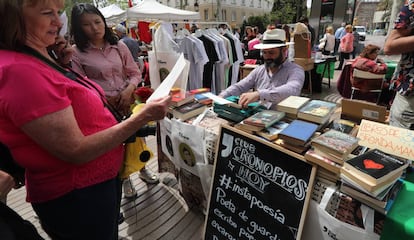 Per Sant Jordi els poetes també ocupaven els carrers.