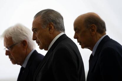 Da esquerda para a direita: Moreira Franco, Michel Temer e José Serra, nesta terça em Brasília.