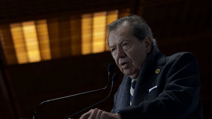 Porfirio Muñoz Ledo en una conferencia en Ciudad de México.