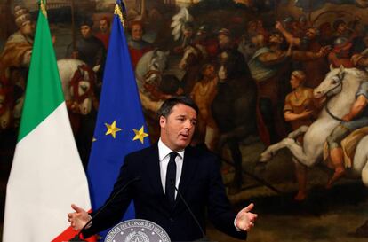 Matteo Renzi anuncia su dimisión como primer ministro de Italia.