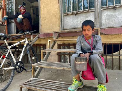 Varios de los compañeros de Faram murieron en áreas rurales por los combates o fueron reclutados por distintas guerrillas. El conflicto, que ya dura 20 años, la desnutrición o los matrimonios forzados infantiles, son solo algunas de las amenazas que enfrentan los menores.