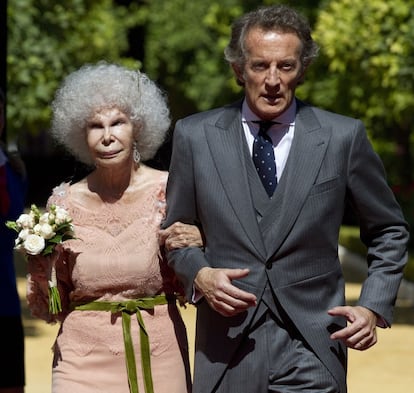 La Duquesa de Alba, Maria del Rosario Cayetana Fitz-James-Stuart, en día de su boda con Alfonso Díez en 2011.