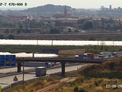 La AP-7 a su paso por Sagunt (Valencia) por el vuelco de un camión el pasado 12 de octubre.