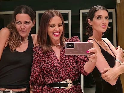 Paula Echevarría y Sara Carbonero junto a Elena Hernández.