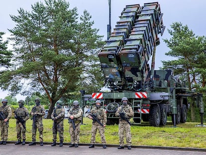 Soldados ucranios y alemanes se entrenan con el sistema de misiles de defensa antiaérea Patriot en Mecklemburgo-Pomerania Occidental, el 11 de junio.