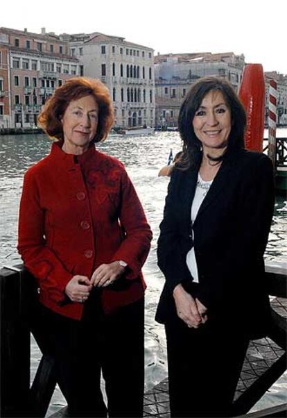 María de Corral (izquierda) y Rosa Martínez, hace unos días en Venecia.