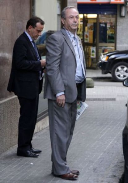 El juez Jos&eacute; Castro; detr&aacute;s, el fiscal Antonio Horrach. 