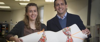 Marc y Mariona Vidal creadores de la marca Surania de bikinis.