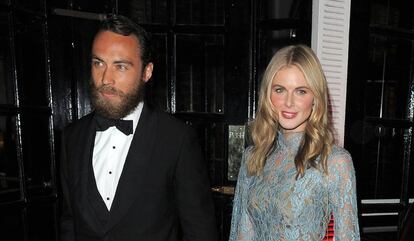 James Middleton y su novia, Donna Air, en un evento en Londres en febrero de 2015.