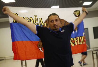 Alexander Shprygin a su llegada al aeropuerto de Niza en 2016, durante la celebración de la Eurocopa de Francia.