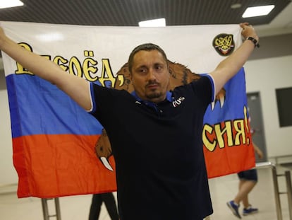 Alexander Shprygin a su llegada al aeropuerto de Niza en 2016, durante la celebración de la Eurocopa de Francia.