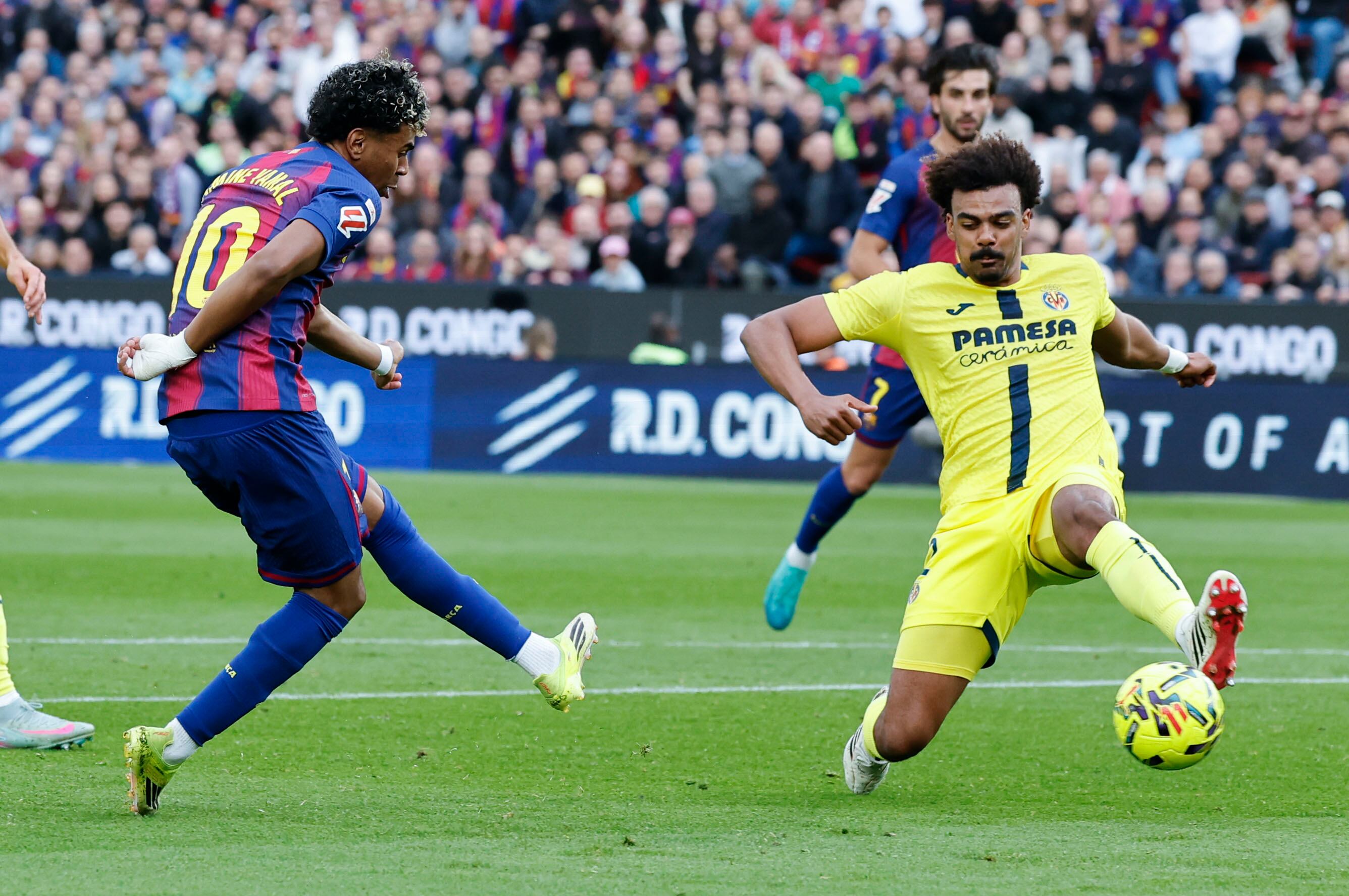 Un apoteósico Lamine y un delicioso Pedri lanzan al Barça ante el Villarreal