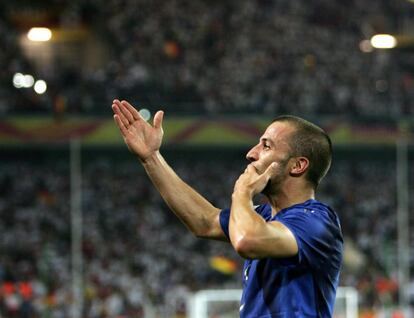 Alessandro del Piero, celebra el segundo gol de Italia en el partido de semifinales del Mundial de fútbol de Alemania 2006. Italia 2- Alemania 0