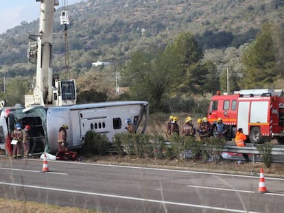 El autobús siniestrado en Freginals.