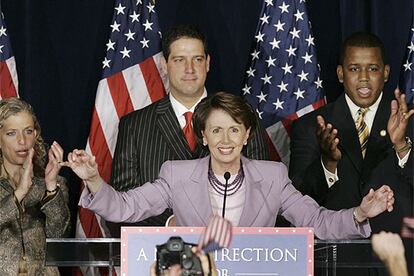 Nancy Pelosi, líder de la minoría demócrata en la Cámara de Representantes, asumiría la presidencia de la Cámara si el Partido Demócrata logra la mayoría en la elección de congresistas. Además, si se confirma la victoria demócrata Pelosi sería la segunda, tras el vicepresidente, en la línea de sucesión presidencial en caso de emergencia.