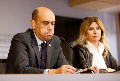  El alcalde de Alicante, el socialista Gabriel Ech&aacute;varri, durante la rueda de prensa que ha ofrecido este mi&eacute;rcoles.