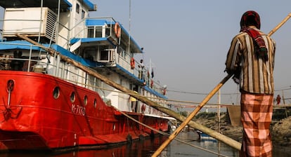 El barco-hospital Lifebuoy Friendship Hospital ofrece atención médica de manera ambulante a una población sin recursos de islas de Bangladesh.