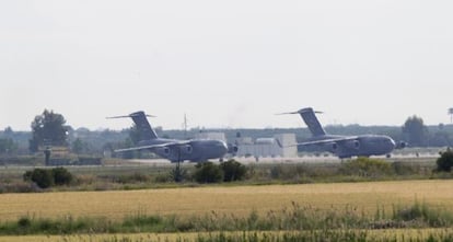 Aviones de transporte de la Fuerza A&eacute;rea de Estados Unidos, en la base de Mor&oacute;n de la Frontera. 